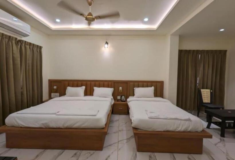 Hotel Mythri Residency