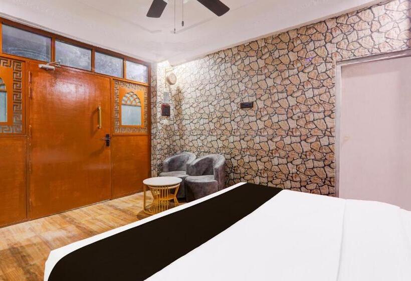 ホテル Oyo Sparrow Resort