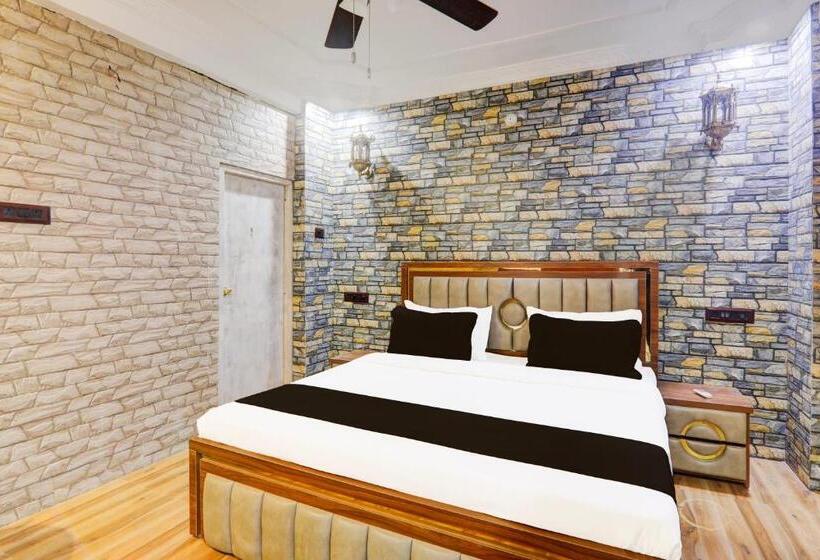 ホテル Oyo Sparrow Resort