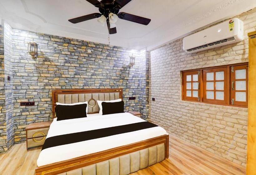 ホテル Oyo Sparrow Resort