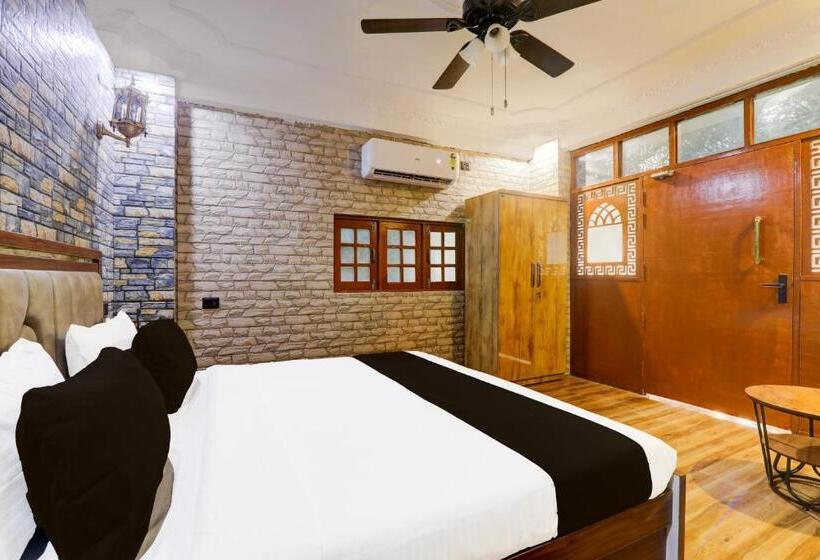 ホテル Oyo Sparrow Resort