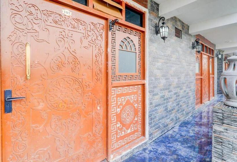 ホテル Oyo Sparrow Resort