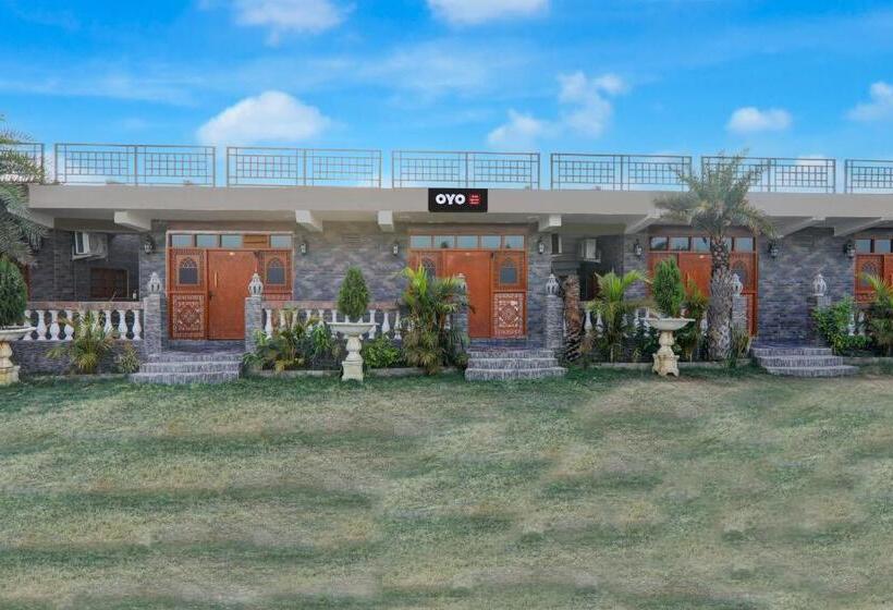 ホテル Oyo Sparrow Resort