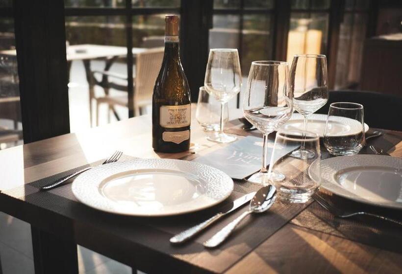 هتل Ruko Boutique