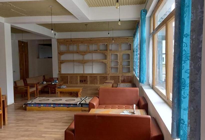 فندق Sky View Resort