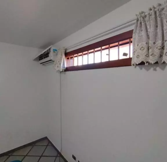 ホテル Suíte Disponível Em Hostel