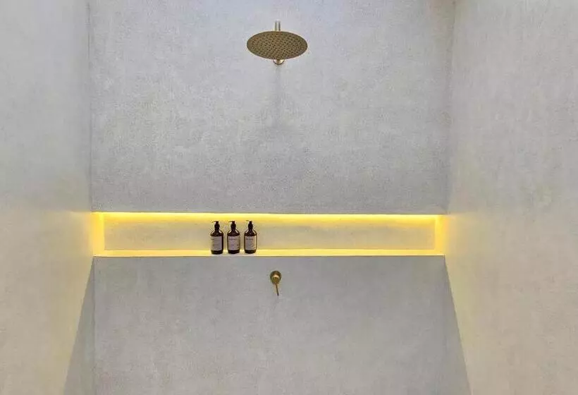 La Bianca Studio Apartment