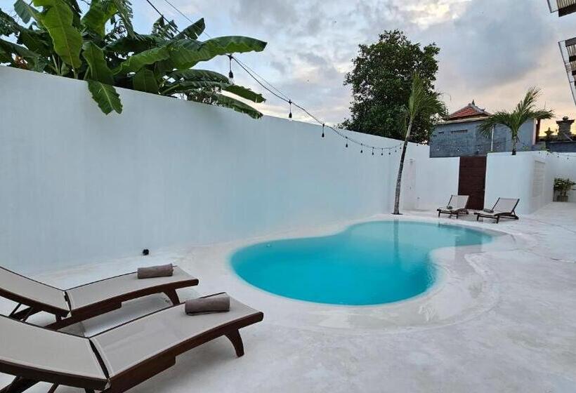 La Bianca Studio Apartment