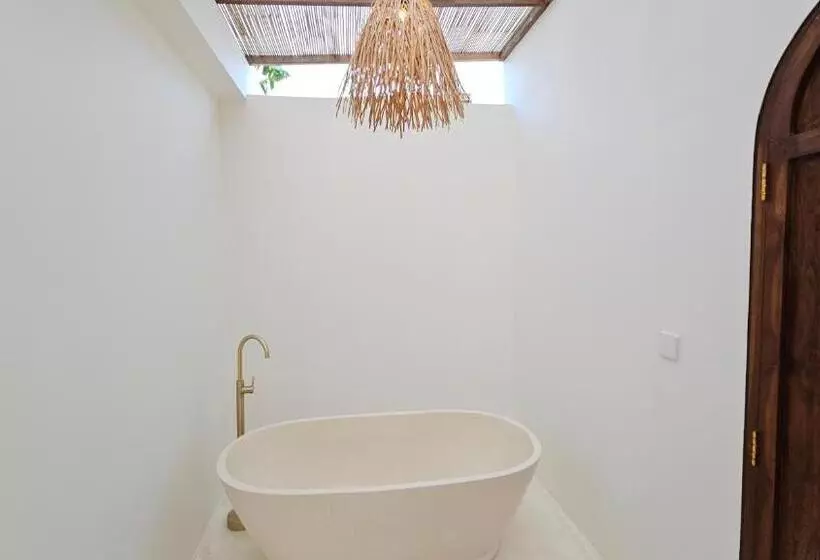 La Bianca Studio Apartment