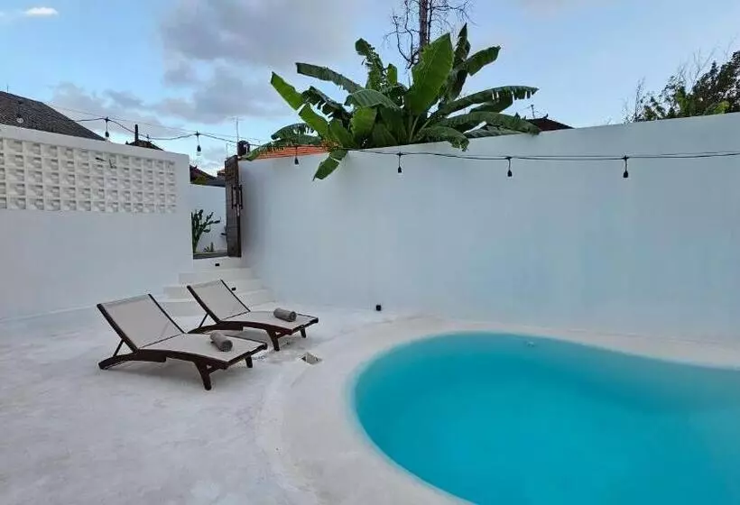 La Bianca Studio Apartment