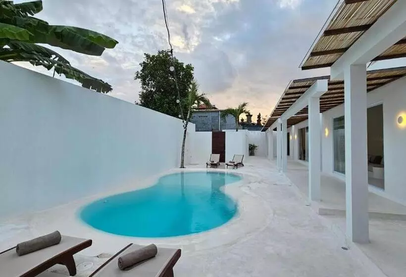 La Bianca Studio Apartment