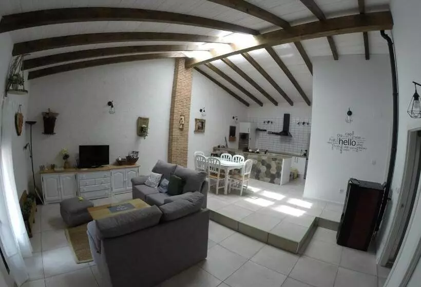 ペンション Casa Huidobro Valle
