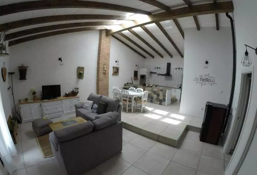 ペンション Casa Huidobro Valle