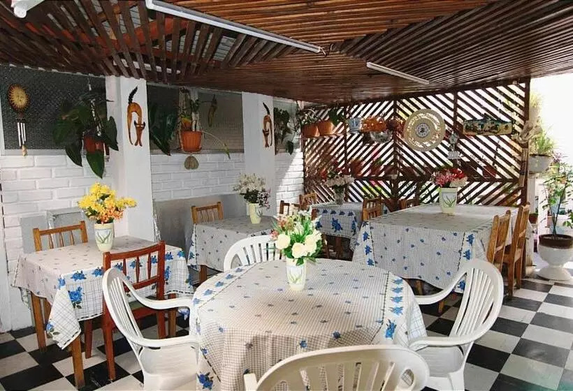 Majatalo Hostal Bahía, Habitaciones En Pleno Centro Y A Pasos De La Playa