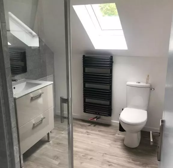 Majatalo Chez Blandine   Jolie Chambre Et Mezzanine Aménagée Proche Utt Infrastructures Sportives