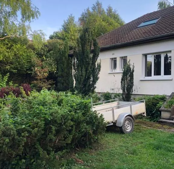 Majatalo Chez Blandine   Jolie Chambre Et Mezzanine Aménagée Proche Utt Infrastructures Sportives
