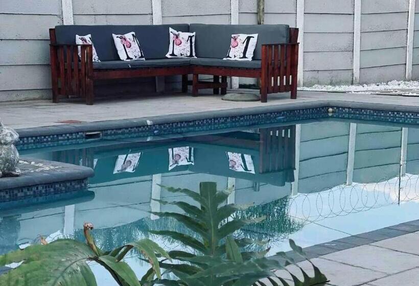 بنسيون Monet Guesthouse