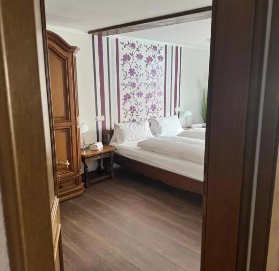 Majatalo Zwovier Meersburg