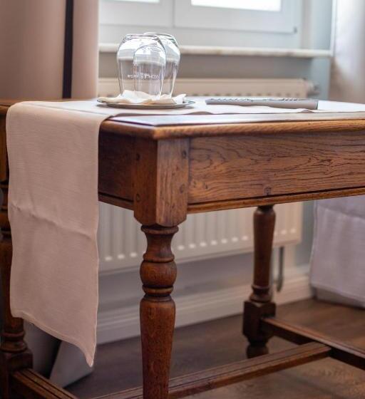 ペンション Zwovier Meersburg