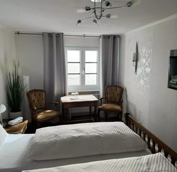 Majatalo Zwovier Meersburg