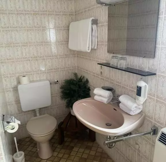 Majatalo Zwovier Meersburg