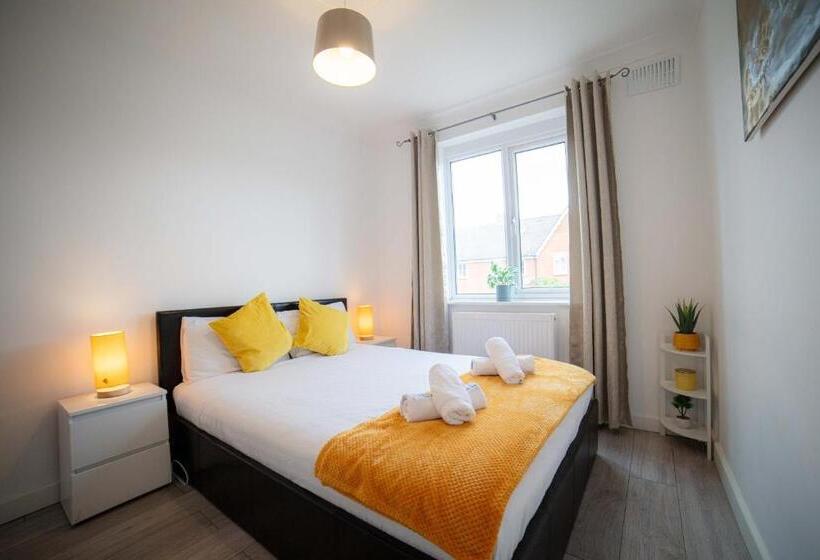 مبيت وإفطار Excel 3 Bed Fresh Linen Fast Wifi Please Contact Us Today At One Stop Property Management