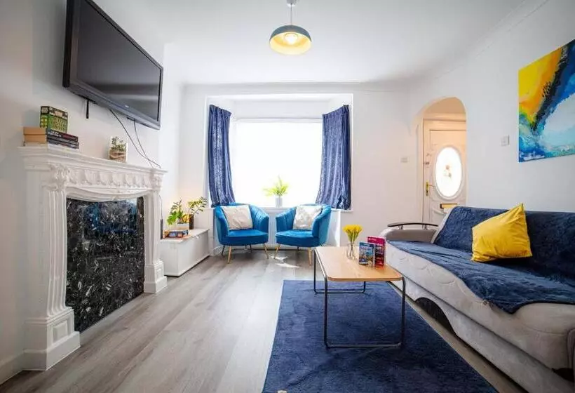 ベッドアンドブレックファースト Excel 3 Bed Fresh Linen Fast Wifi Please Contact Us Today At One Stop Property Management