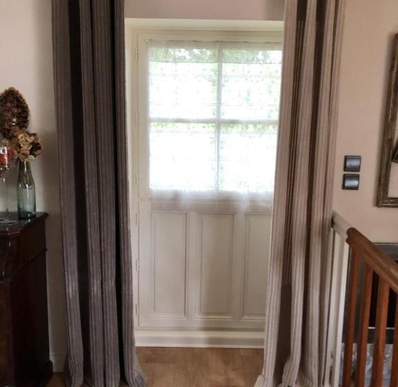 مبيت وإفطار La Thibautière