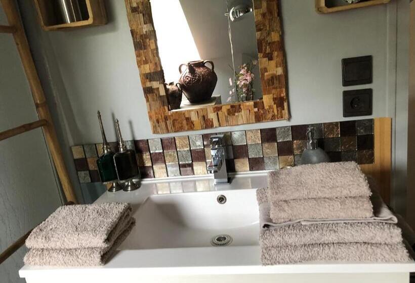 مبيت وإفطار La Thibautière