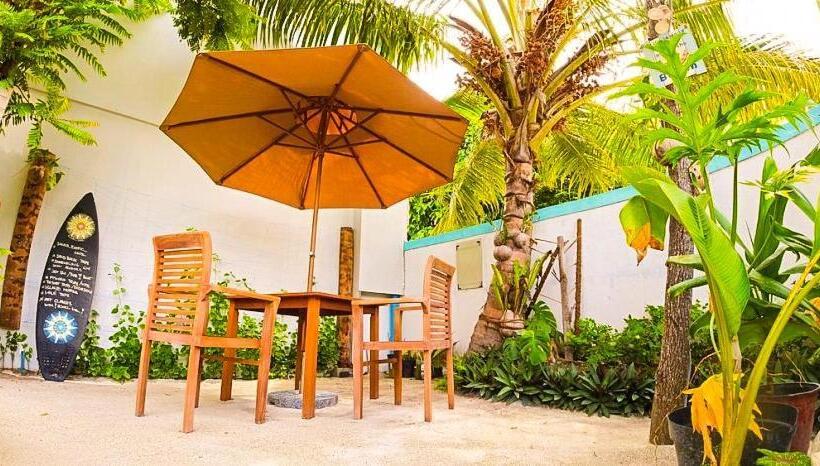 هتل Azaya Beach Maldives Thulusdhoo