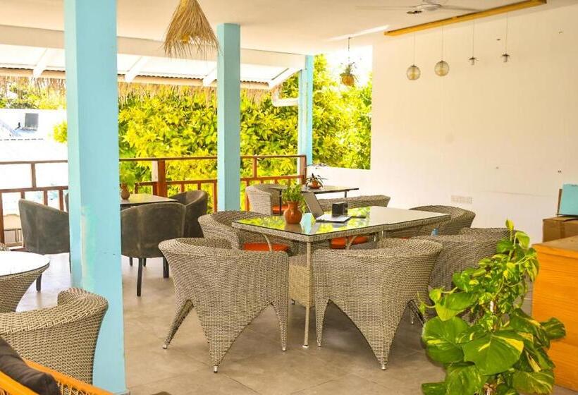 هتل Azaya Beach Maldives Thulusdhoo