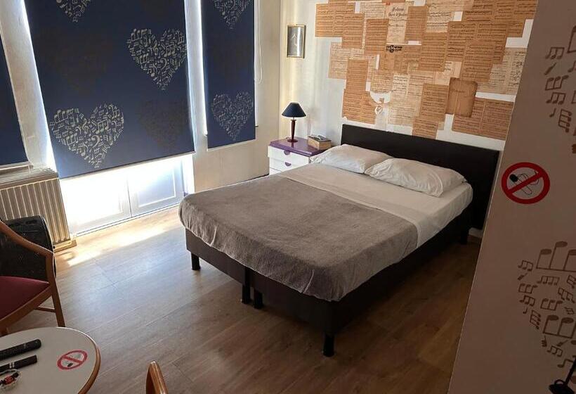 هتل Chambre Musicale
