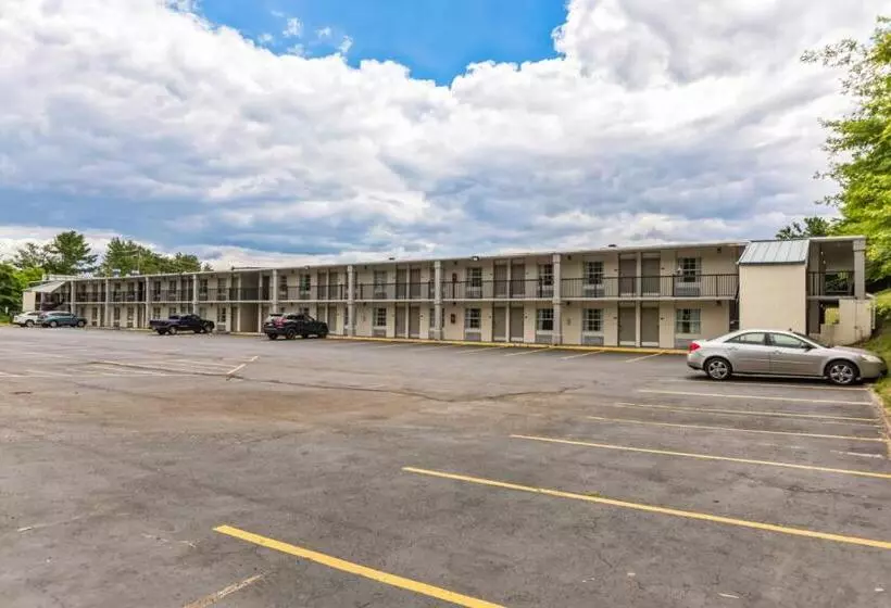 Hotelli Days Inn I81 King Room