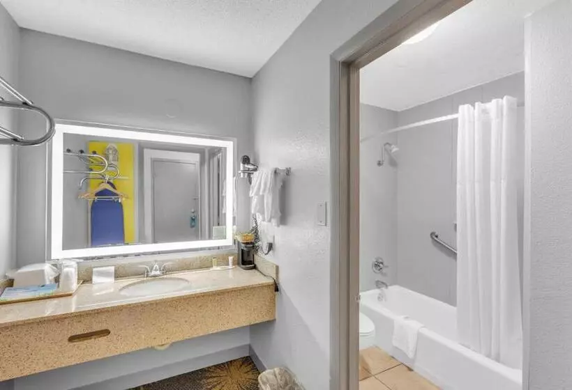 Hotelli Days Inn I81 King Room