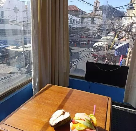 هتل Hostal Nieves