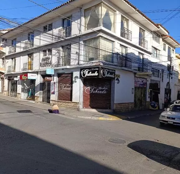 هتل Hostal Nieves