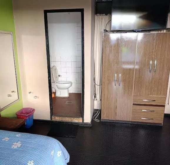 هتل Hostal Nieves