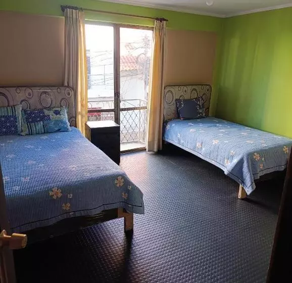 هتل Hostal Nieves