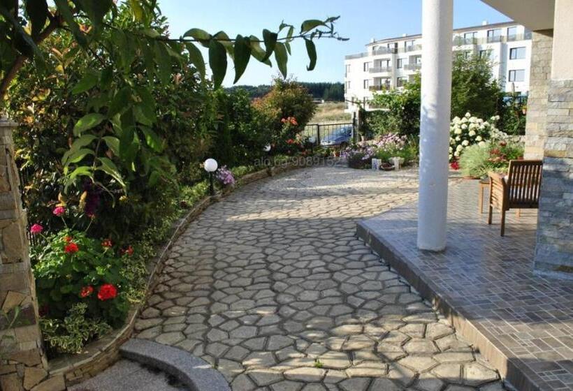 پانسیون къща за гости азалия