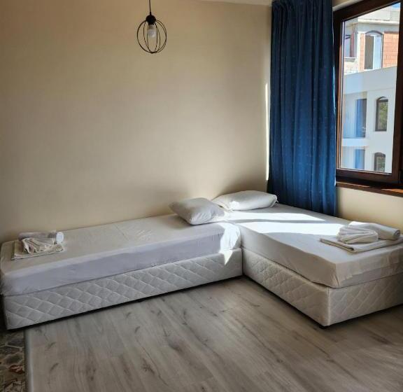 پانسیون къща за гости азалия