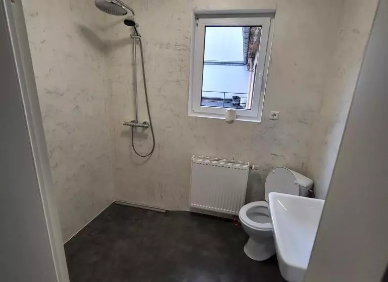 Majatalo Frankenthal City Apartment Mit Eigene Bad Und Kochmöglichkeit