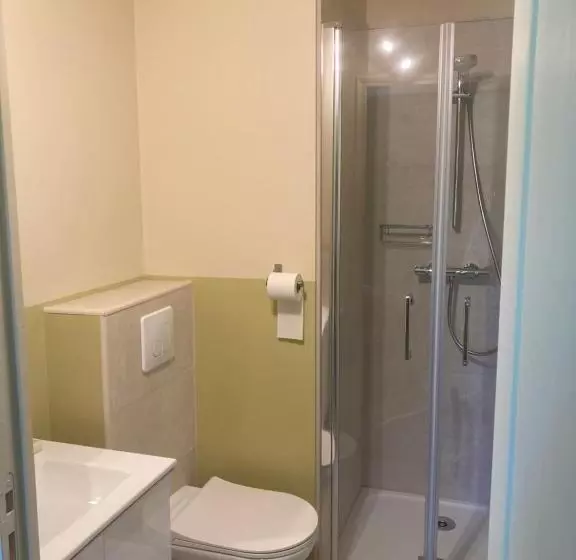 ベッドアンドブレックファースト Chez Anne   Chambre Avec Salle De Bain Privative