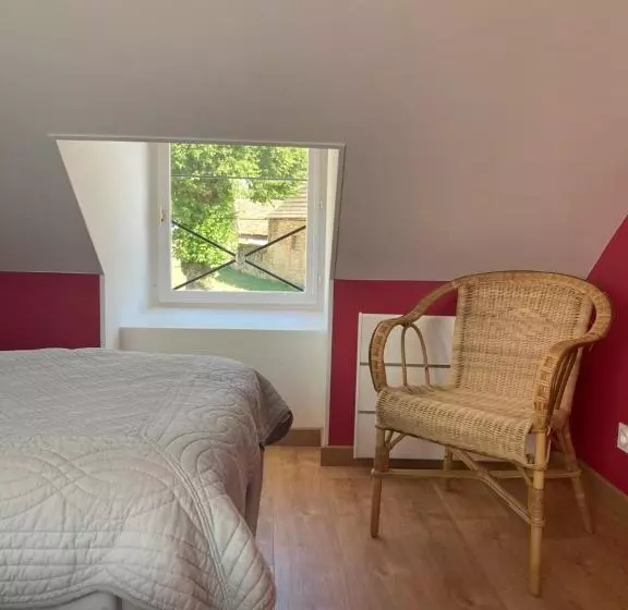 ベッドアンドブレックファースト Chez Anne   Chambre Avec Salle De Bain Privative