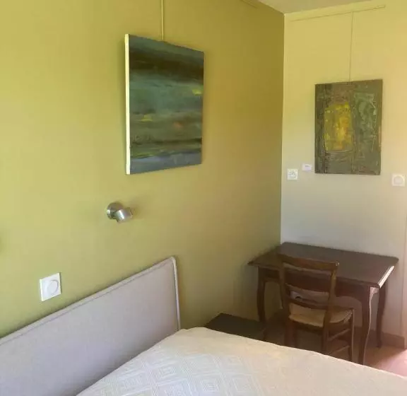 ベッドアンドブレックファースト Chez Anne   Chambre Avec Salle De Bain Privative
