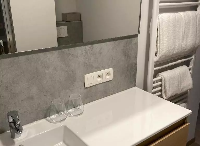 تختخواب و صبحانه Destoker