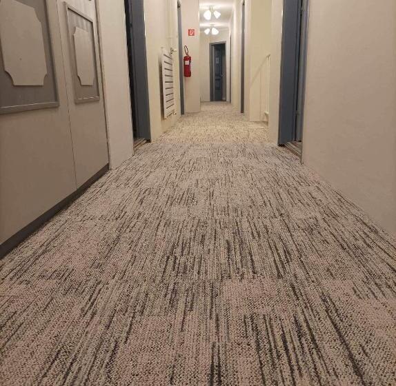 민박 Délceg Réce Mini