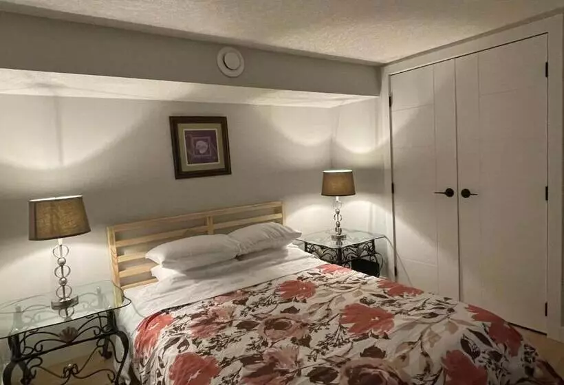 تختخواب و صبحانه Flora S House