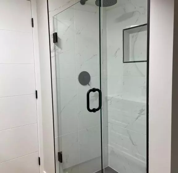 تختخواب و صبحانه Flora S House