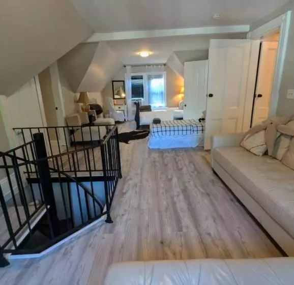 Bloom Boutique All Inclusive Bed & Breakfast