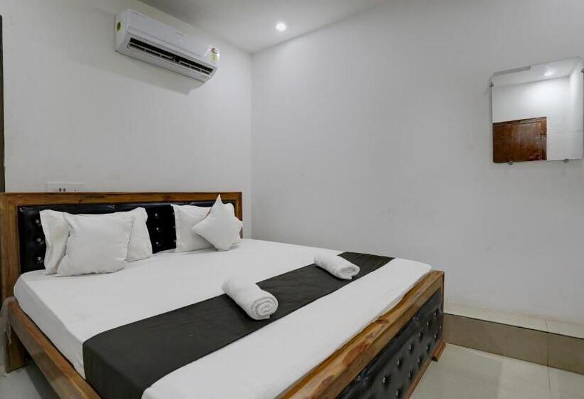 Hotel Atharva Palace